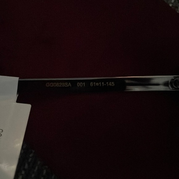 Gucci Men's GG0829SA, larger nose framed. Brand New tag on, case included. - Picture 10 of 10